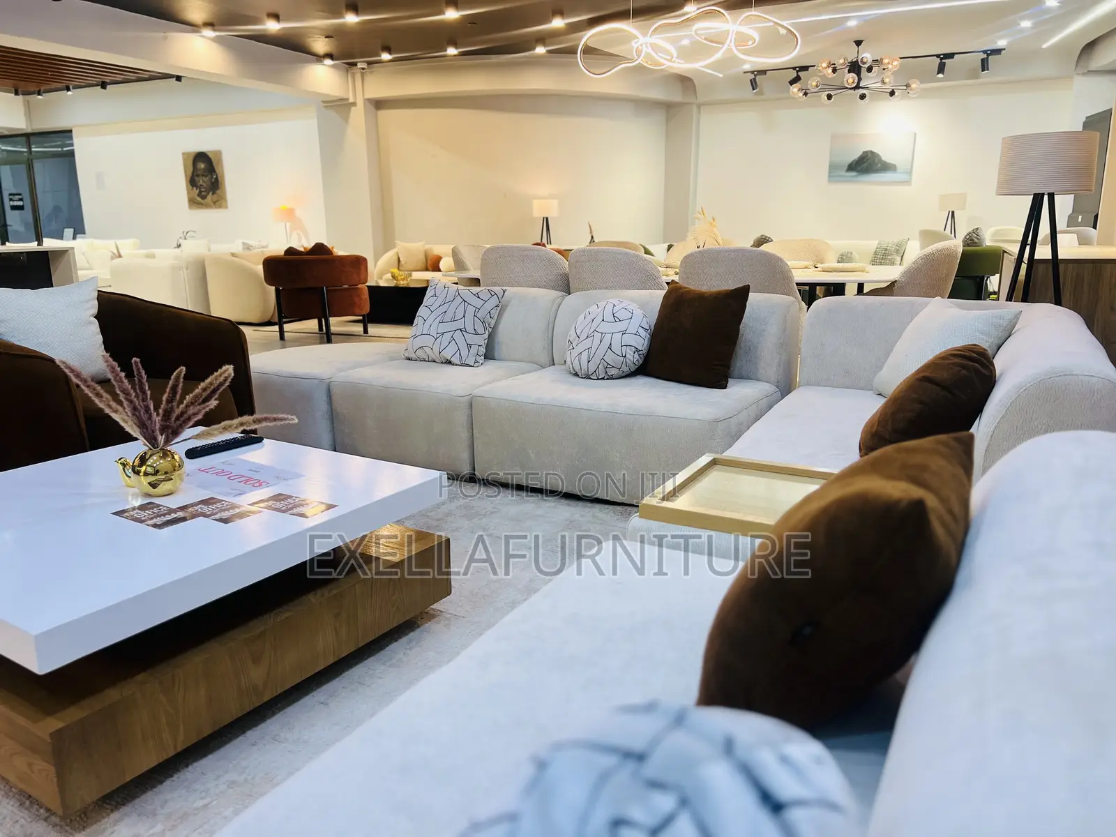 L Shape Sofa ከ 2 ሲንግል ሶፋዎች ጋር