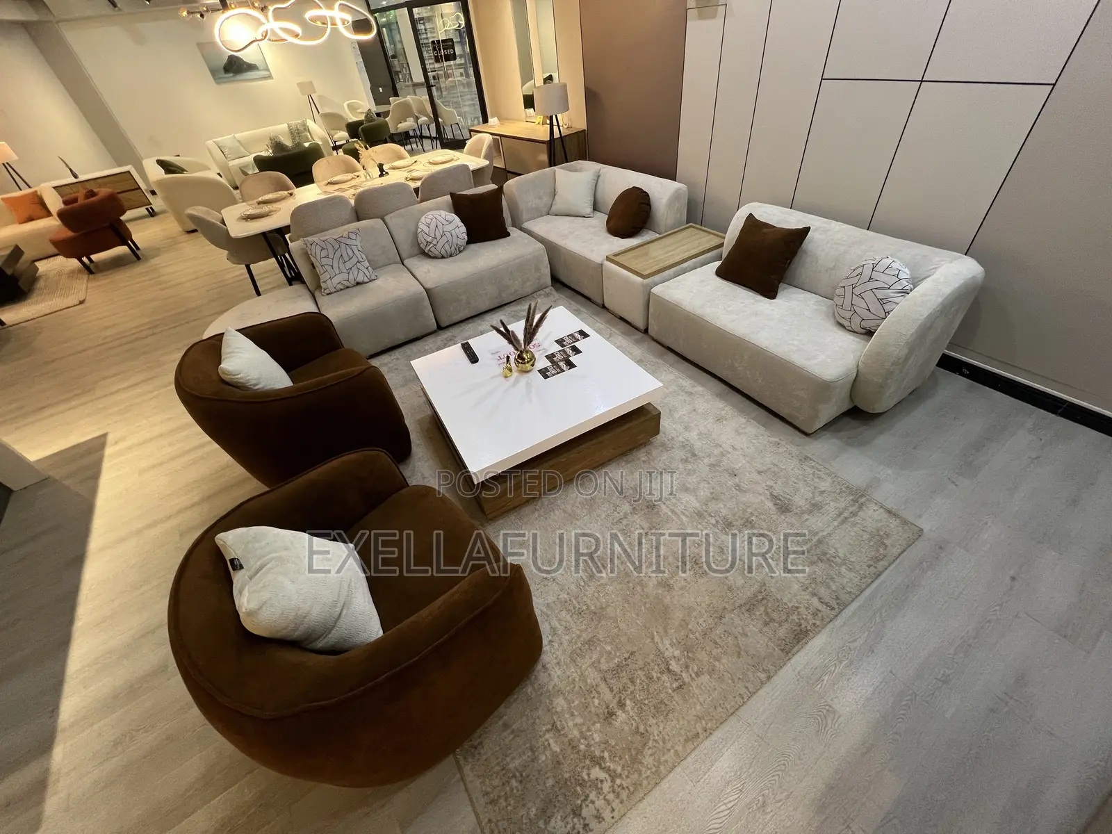 L Shape Sofa ከ 2 ሲንግል ሶፋዎች ጋር
