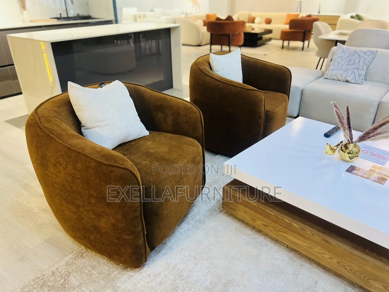 L Shape Sofa ከ 2 ሲንግል ሶፋዎች ጋር