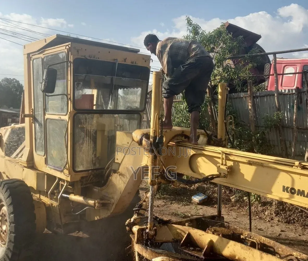 Komatsu Gd511 Motor Grader 2001
