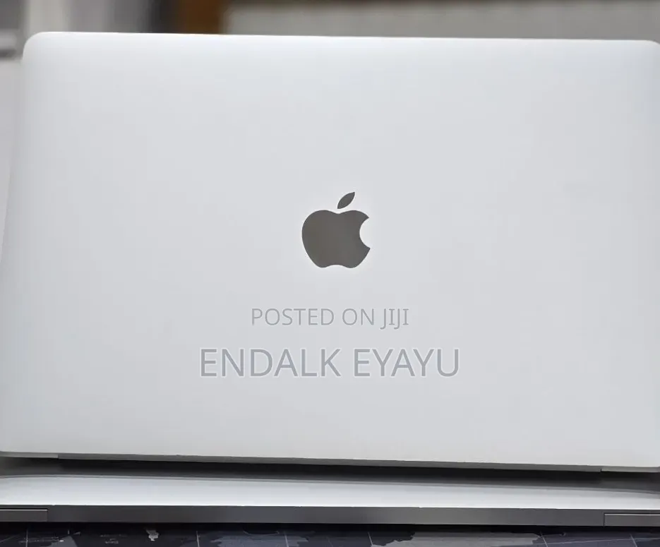 New Laptop Apple MacBook Pro 2020 32GB Intel Core i7 SSD 512GB