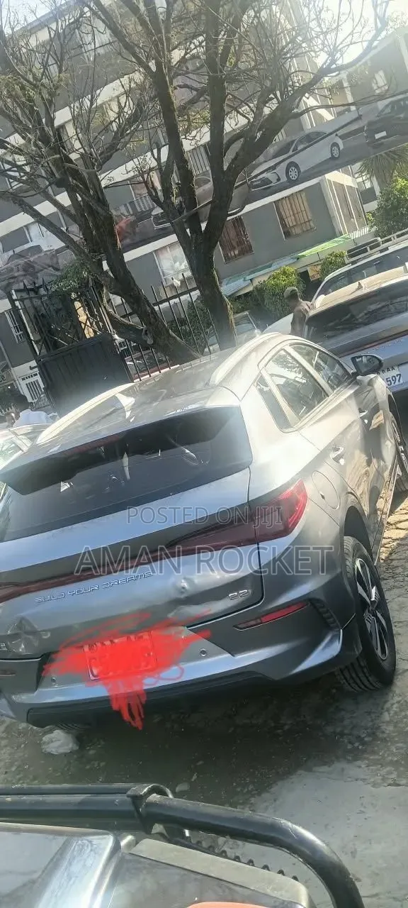 BYD E2 43 kWh 94 hp FWD 2024 Gray