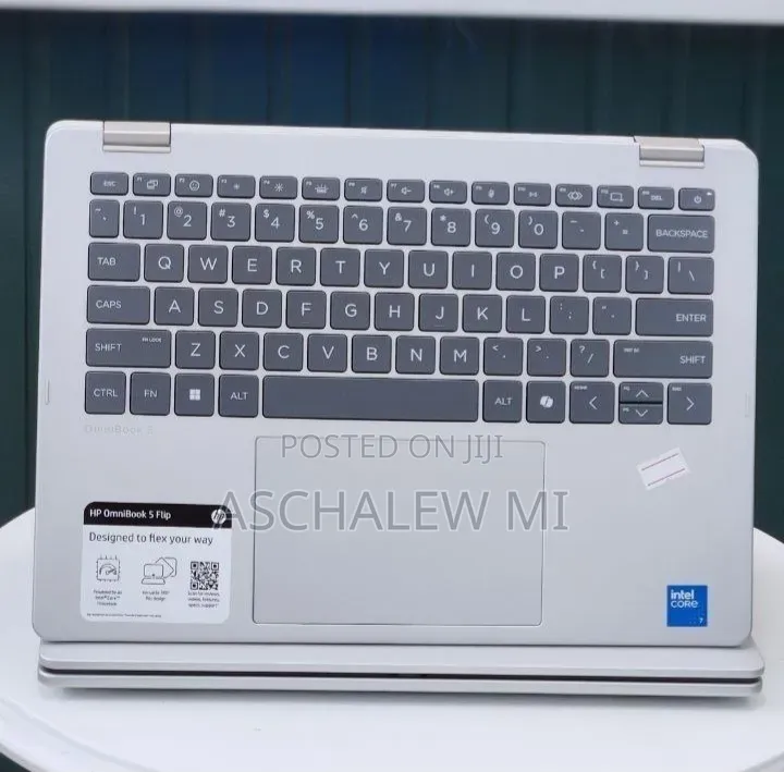 New Laptop HP OmniBook 5 14" 16GB Intel Core 7 SSD 512GB