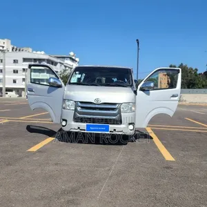 Toyota HiAce 2017 Beige