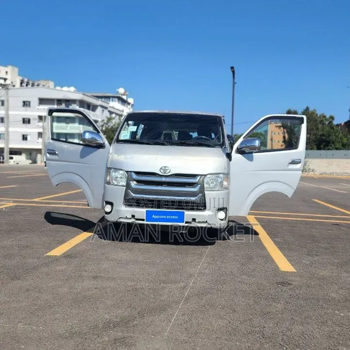 Toyota HiAce 2017 Beige