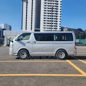 Toyota HiAce 2017 Beige
