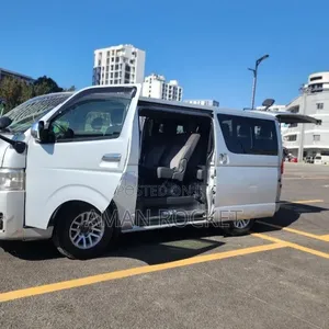 Toyota HiAce 2017 Beige