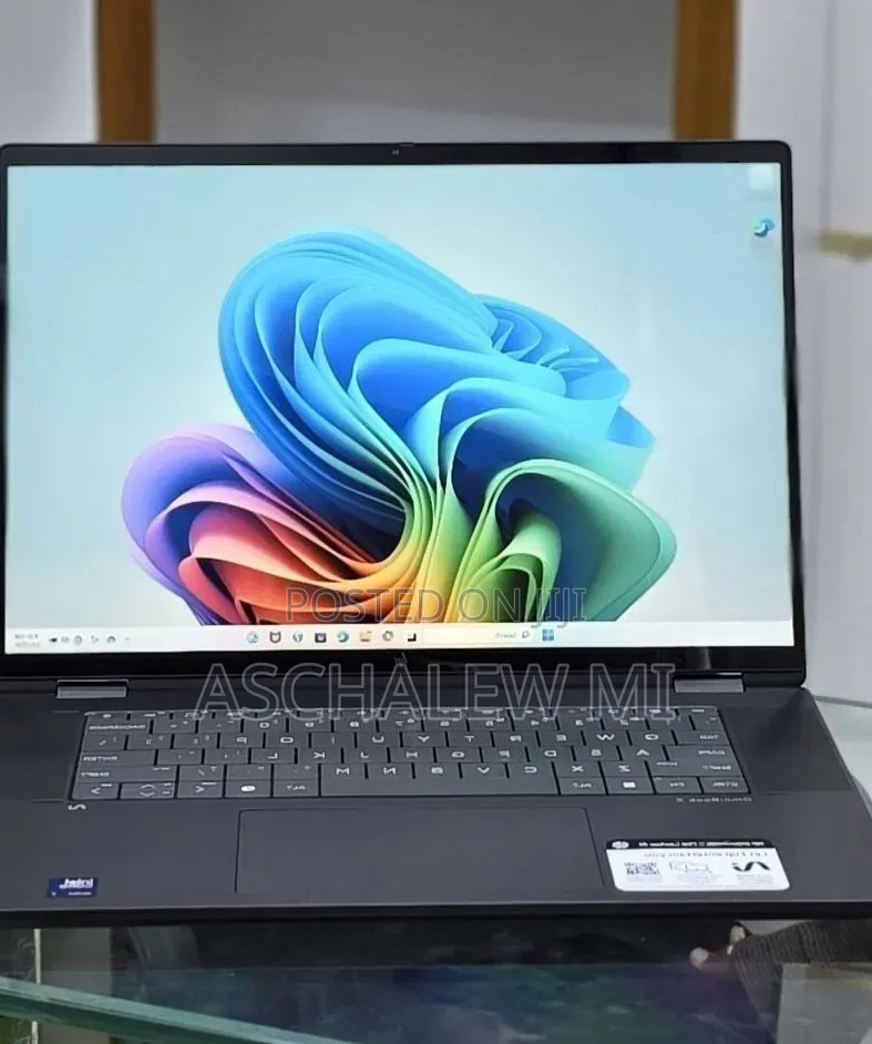 New Laptop HP OmniBook 5 16" 16GB Intel Core Ultra 7 SSD 1T