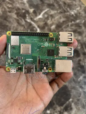 Raspberry Pi 3B+ Full Kit: Official Case, 32GB SD Card & Power Supply