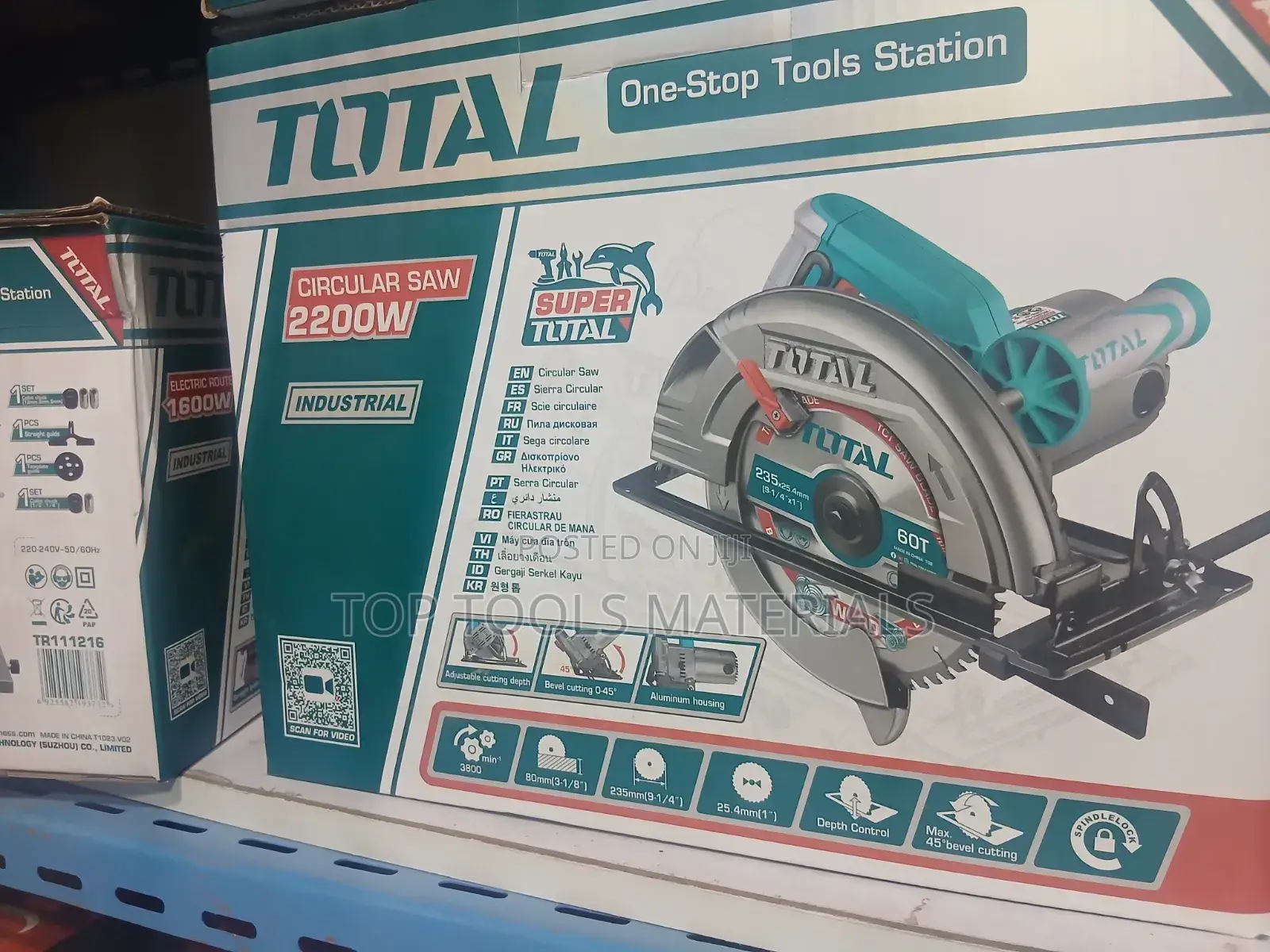 TOTAL 2200W Industrial Circular Saw