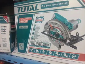 TOTAL 2200W Industrial Circular Saw