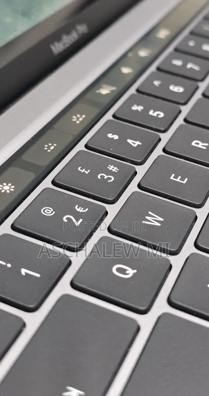New Laptop Apple MacBook Pro 2020 M1 8GB Apple M1 Pro SSD 512GB