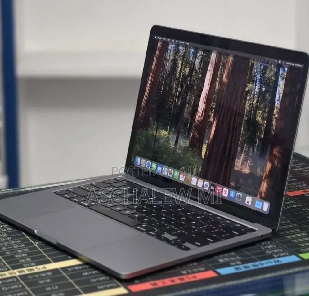 New Laptop Apple MacBook Pro 2020 M1 16GB Apple M1 SSD 512GB