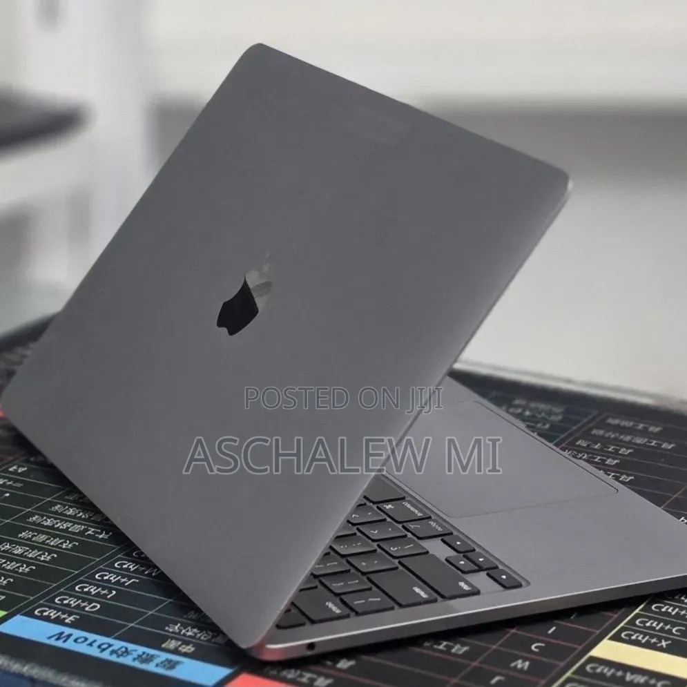 New Laptop Apple MacBook Pro 2020 M1 16GB Apple M1 SSD 512GB