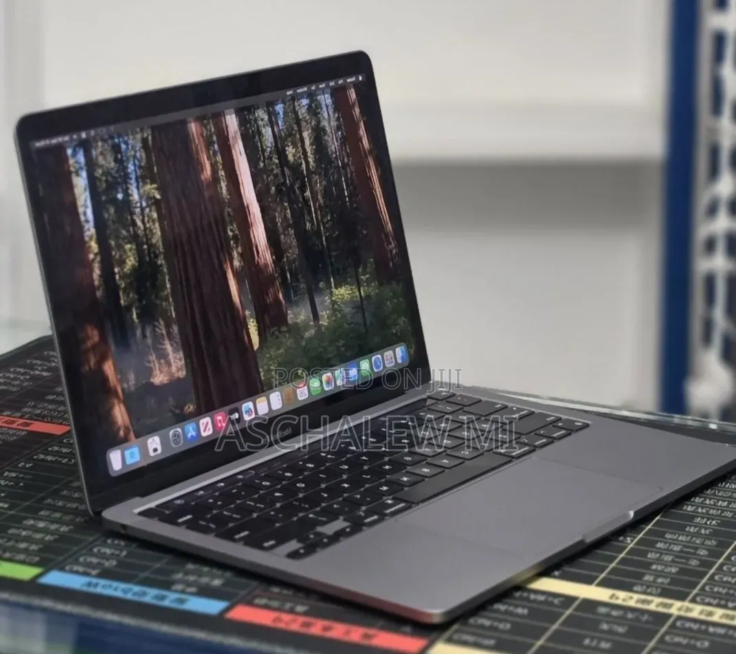 New Laptop Apple MacBook Pro 2020 M1 16GB Apple M1 SSD 512GB