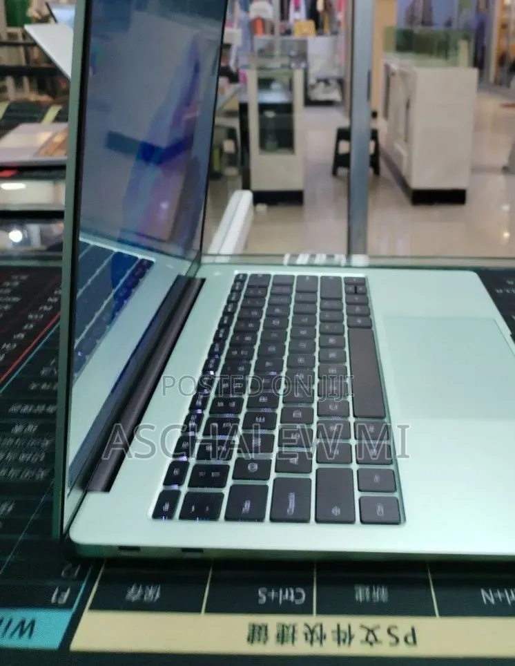 New Laptop 16GB Intel Core i5 SSD 512GB