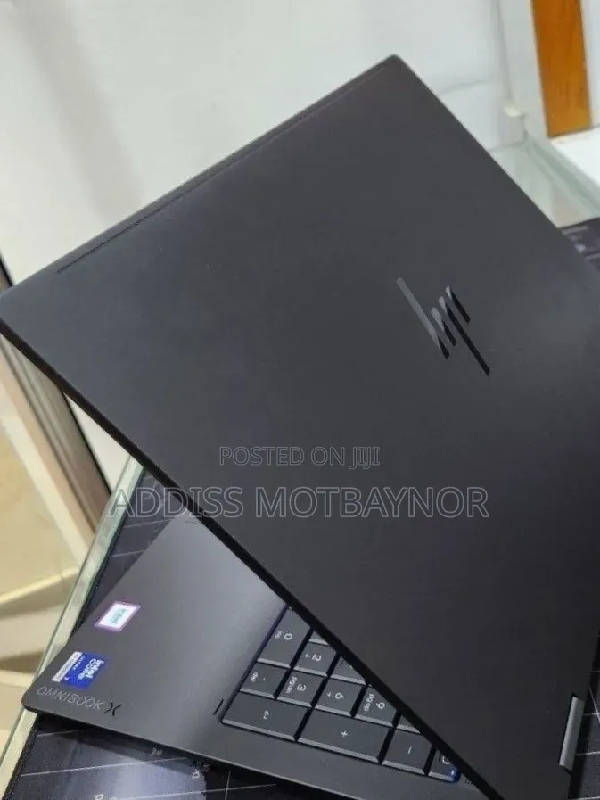 New Laptop HP Spectra 13 16GB Intel Core Ultra 7 SSD 1T