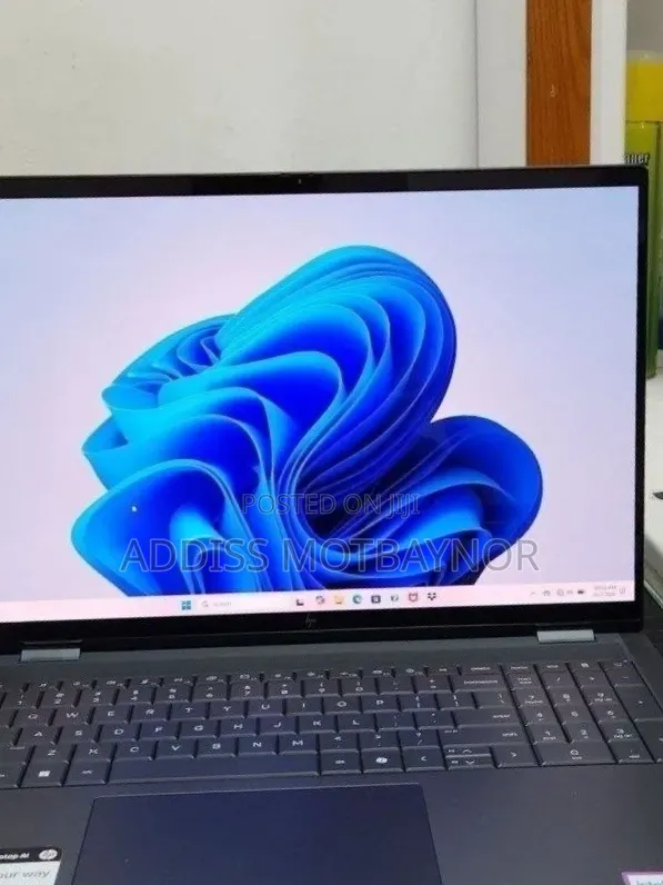 New Laptop HP Spectra 13 16GB Intel Core Ultra 7 SSD 1T