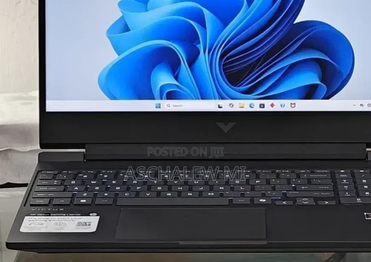 New Laptop HP Victus 15 16GB AMD Ryzen 7 SSD 512GB