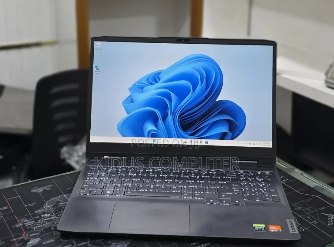 New Laptop Lenovo LOQ 15AHP10 16GB AMD Ryzen 7 SSD 512GB