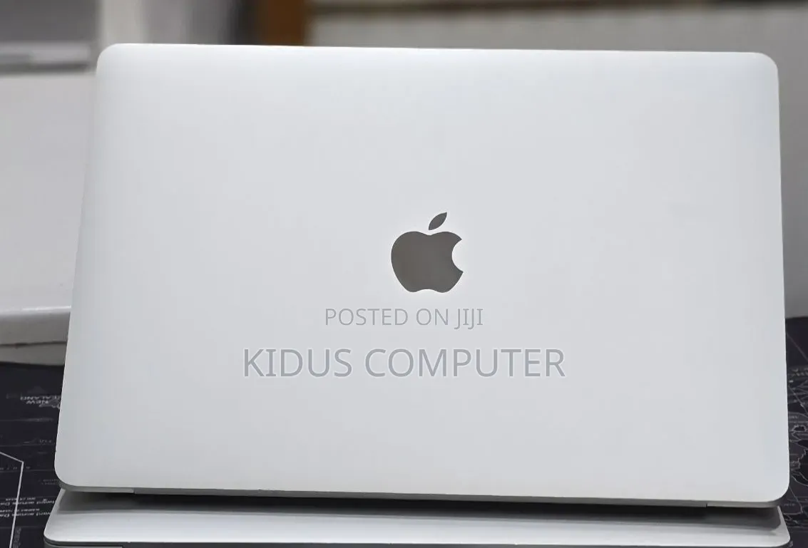New Laptop Apple MacBook Pro 2020 32GB Intel Core i7 SSD 512GB