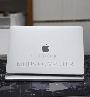 New Laptop Apple MacBook Pro 2020 32GB Intel Core i7 SSD 512GB