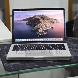 New Laptop Apple MacBook Pro 2020 32GB Intel Core i7 SSD 512GB