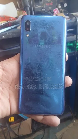New Samsung Galaxy A20 32 GB Blue