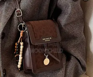 Ladies Fashion Handbag – Stylish & Elegant