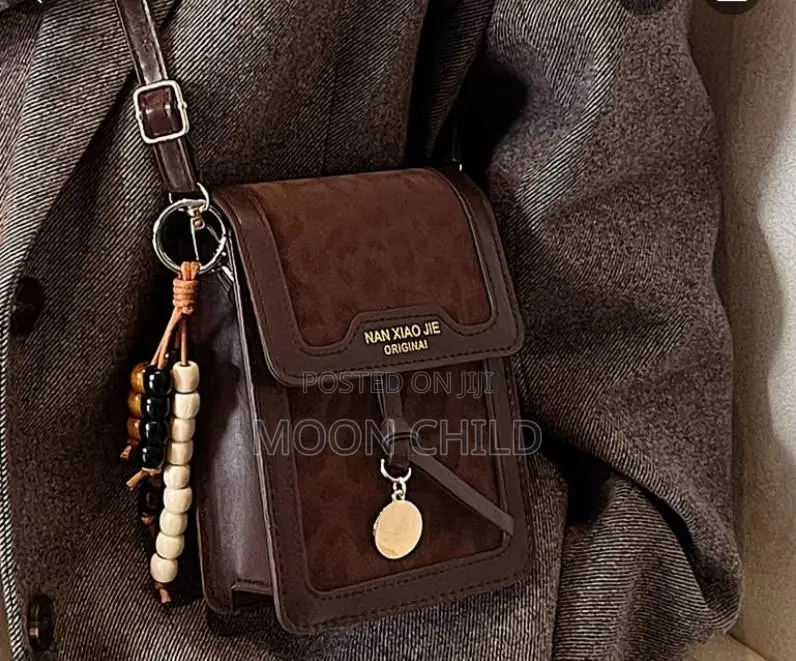 Ladies Fashion Handbag – Stylish & Elegant