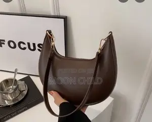 Ladies Fashion Handbag – Stylish & Elegant