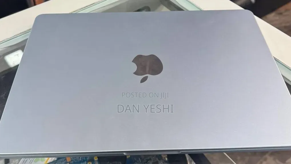 New Laptop Apple MacBook Air 16GB Apple M4 SSD 256GB