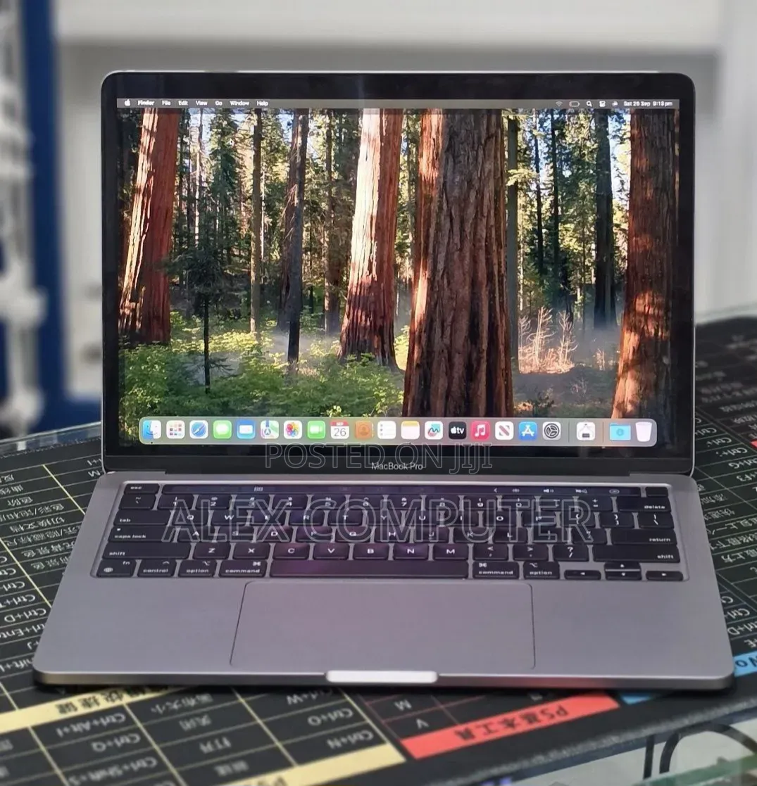 New Laptop Apple MacBook Pro 2020 M1 16GB Apple M1 SSD 512GB