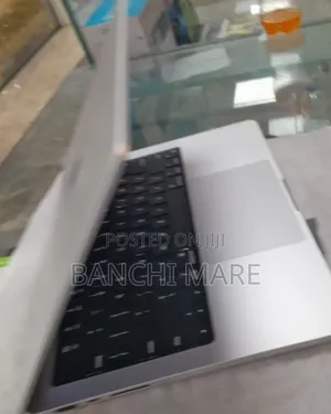 New Laptop Apple MacBook Pro 2024 M4 Pro 24GB Apple M4 Pro SSD 512GB