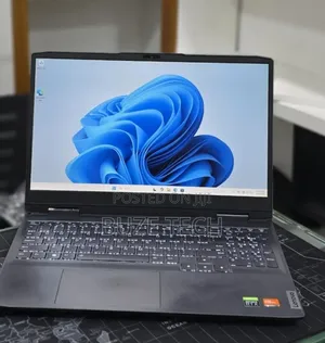 New Laptop Lenovo LOQ 15IRH8 16GB AMD Ryzen 7 SSD 512GB