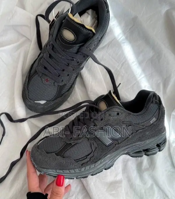 New Balance 2002R Protection Pack “Black Phantom” — Unisex Sneakers