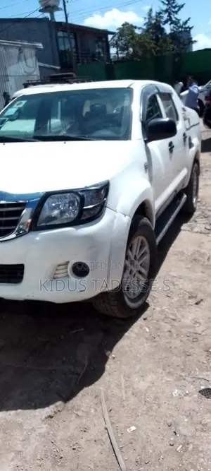 Toyota Hilux 3.0 D-4D 4x4 2014 White