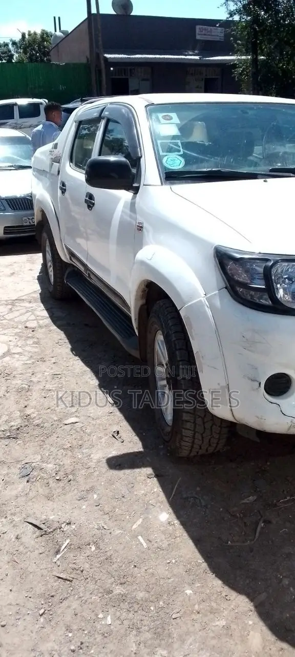 Toyota Hilux 3.0 D-4D 4x4 2014 White