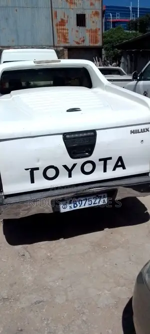 Toyota Hilux 3.0 D-4D 4x4 2014 White