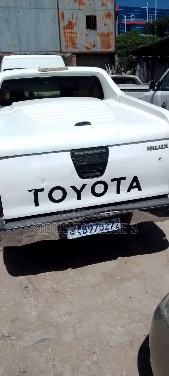 Toyota Hilux 3.0 D-4D 4x4 2014 White