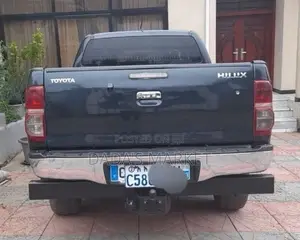 Toyota Hilux 2012 Black