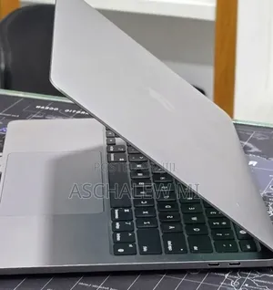 New Laptop Apple MacBook Air 2022 M2 16GB Apple M2 SSD 256GB