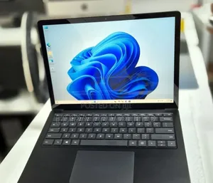 New Laptop Microsoft Surface 16GB Intel Core i7 SSD 256GB