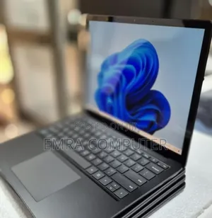 New Laptop Microsoft Surface 16GB Intel Core i7 SSD 256GB