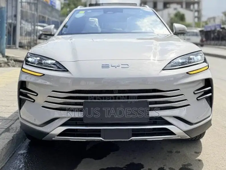 New BYD Song Plus DM-i 2025 Gray