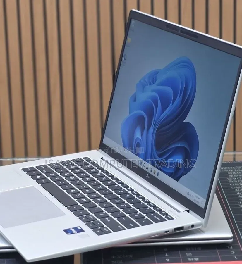 New Laptop HP EliteBook 840 G10 16GB Intel Core i7 SSD 512GB
