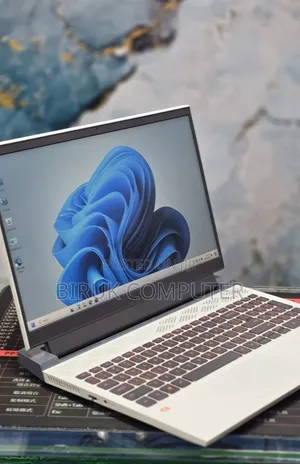 New Laptop Dell G15 5530 16GB AMD Ryzen 7 SSD 512GB