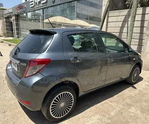 Toyota Yaris 2011 Gray