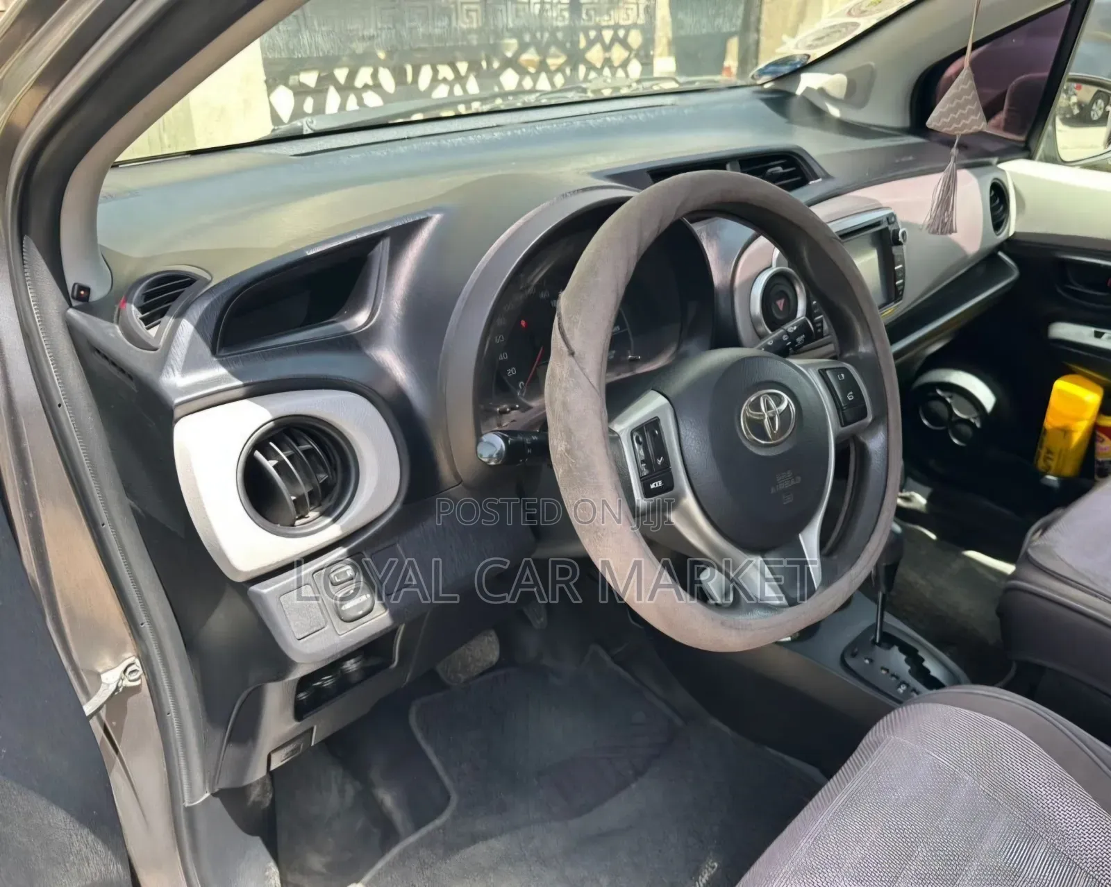 Toyota Yaris 2011 Gray