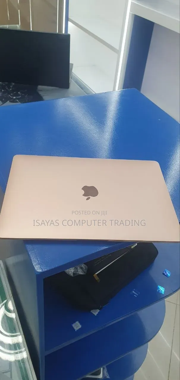 New Laptop Apple MacBook Air 2020 M1 8GB Apple M1 SSD 256GB